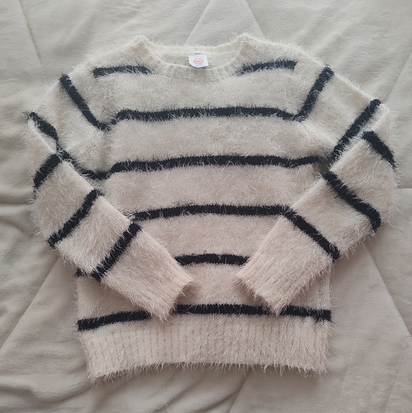 Girls sweater - Picture 1 of 2
